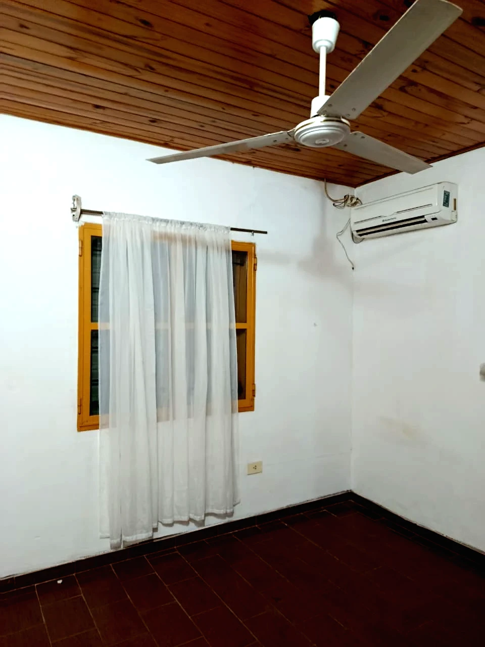 Casa AMOBLADA en ALQUILER – Barrio Motem