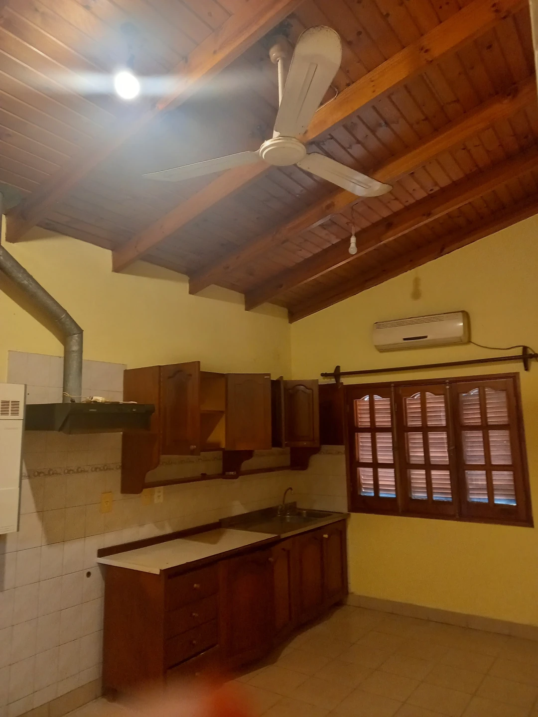 Casa en ALQUILER – Puerto Piray