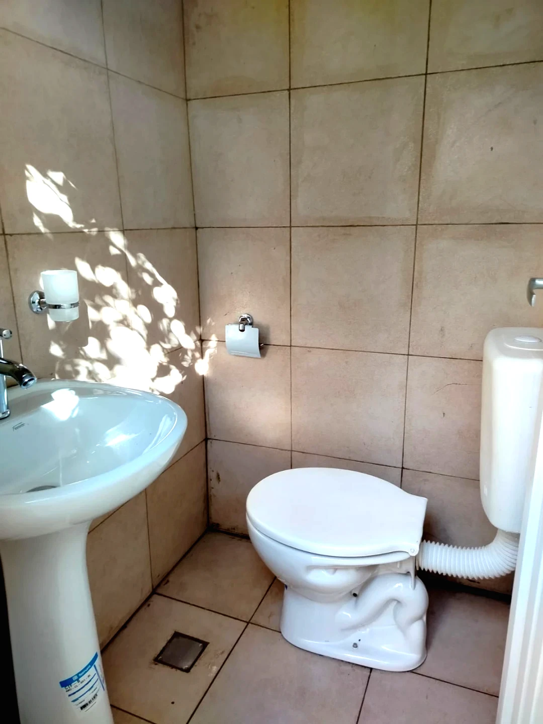 Locales Comerciales en ALQUILER – Barrio Santa Helena