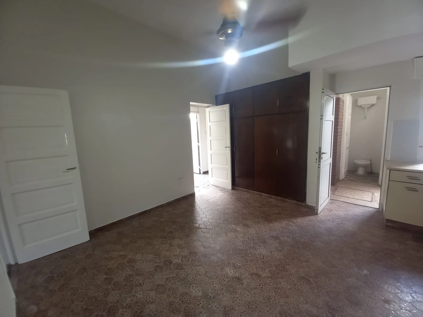 Casa de 2 Plantas en VENTA + Dpto.