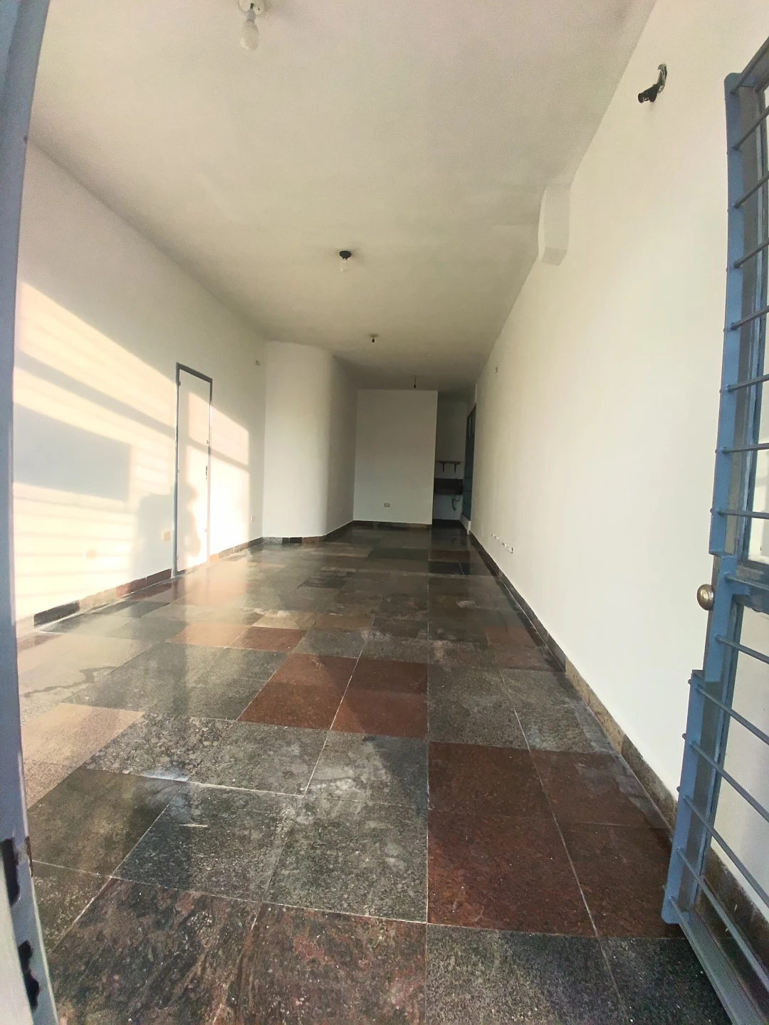 Local Comercial en Alquiler – Santa Catalina