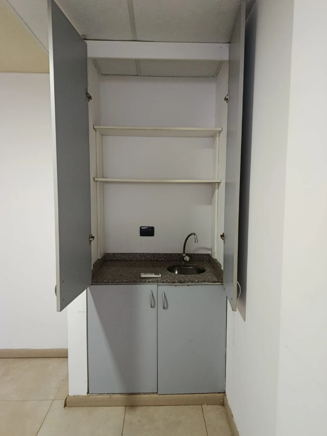 OFICINA en ALQUILER – Acevedo