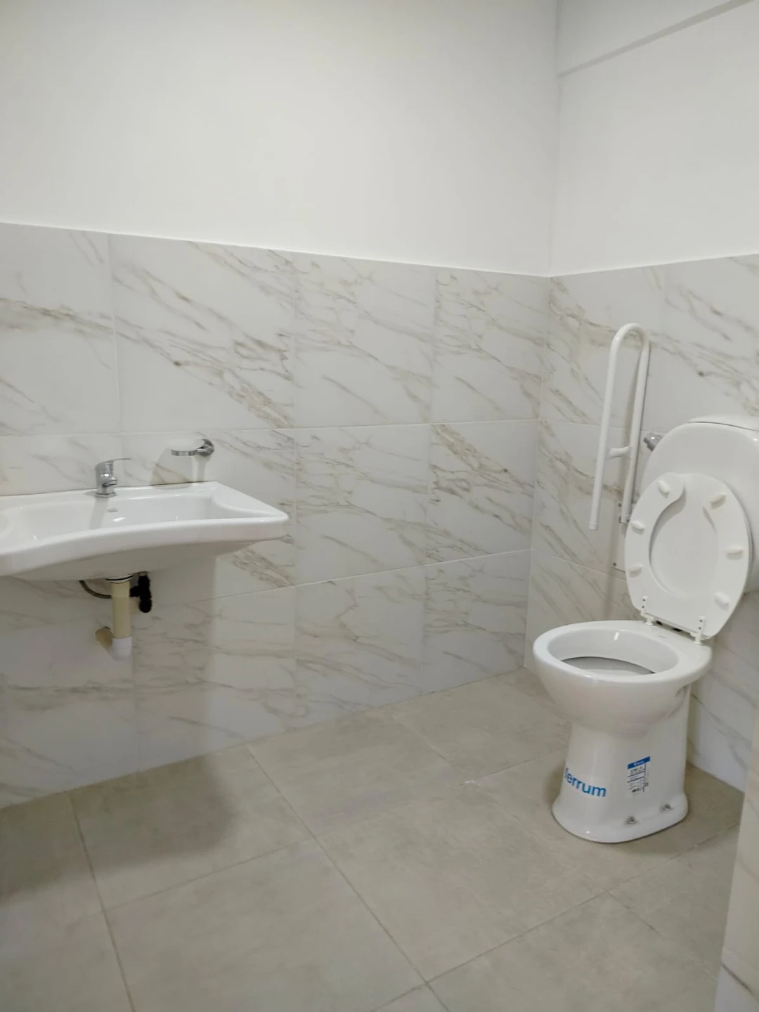 LOCAL COMERCIAL A ESTRENAR – EN ALQUILER