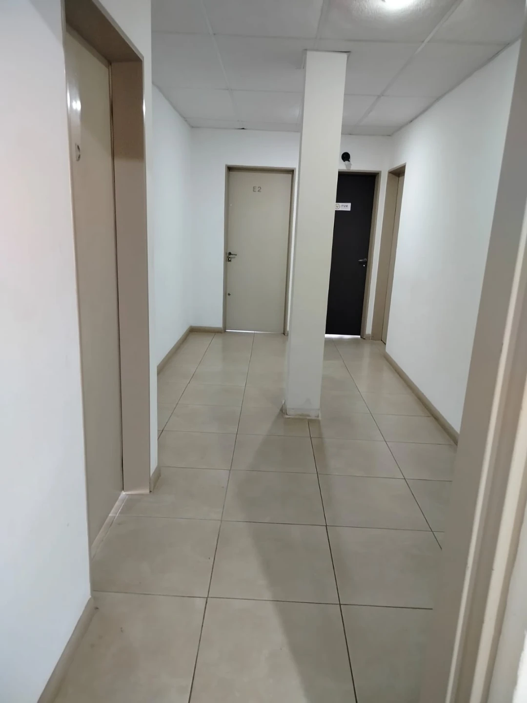 Oficina en ALQUILER – Edificio Fidelia 2do Piso