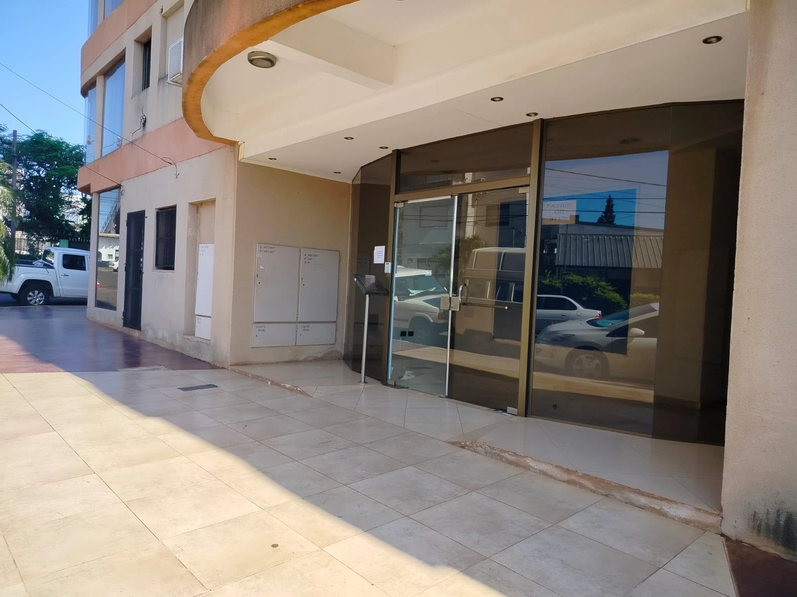 Oficina en ALQUILER – Edificio Fidelia 2do Piso