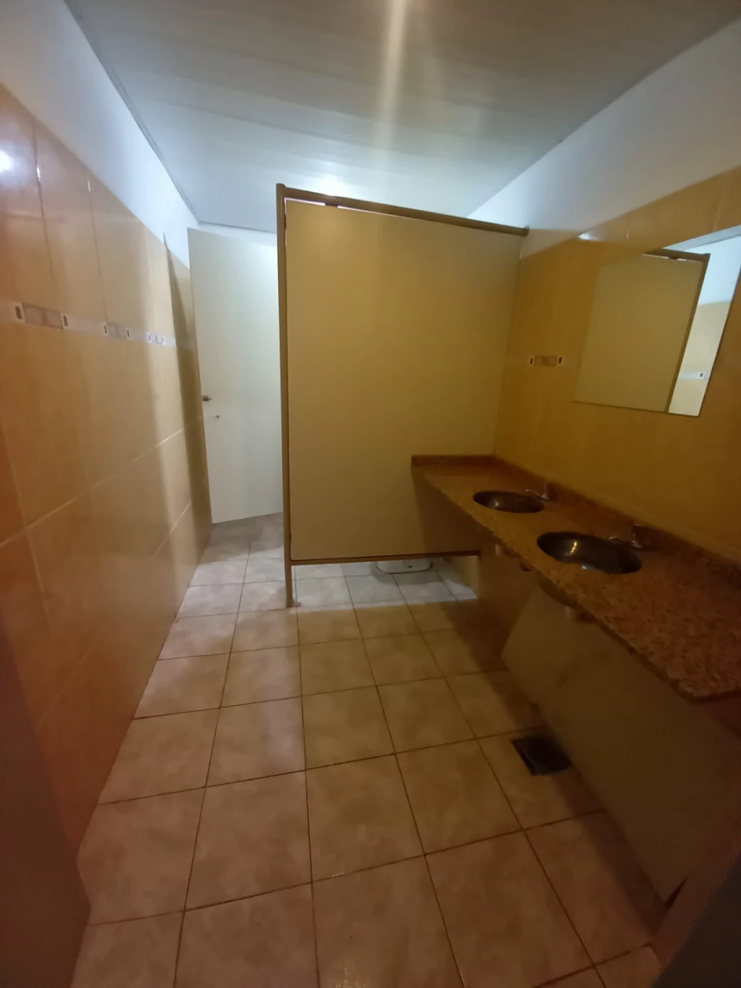 Oficina en ALQUILER – Edificio Fidelia 2do Piso