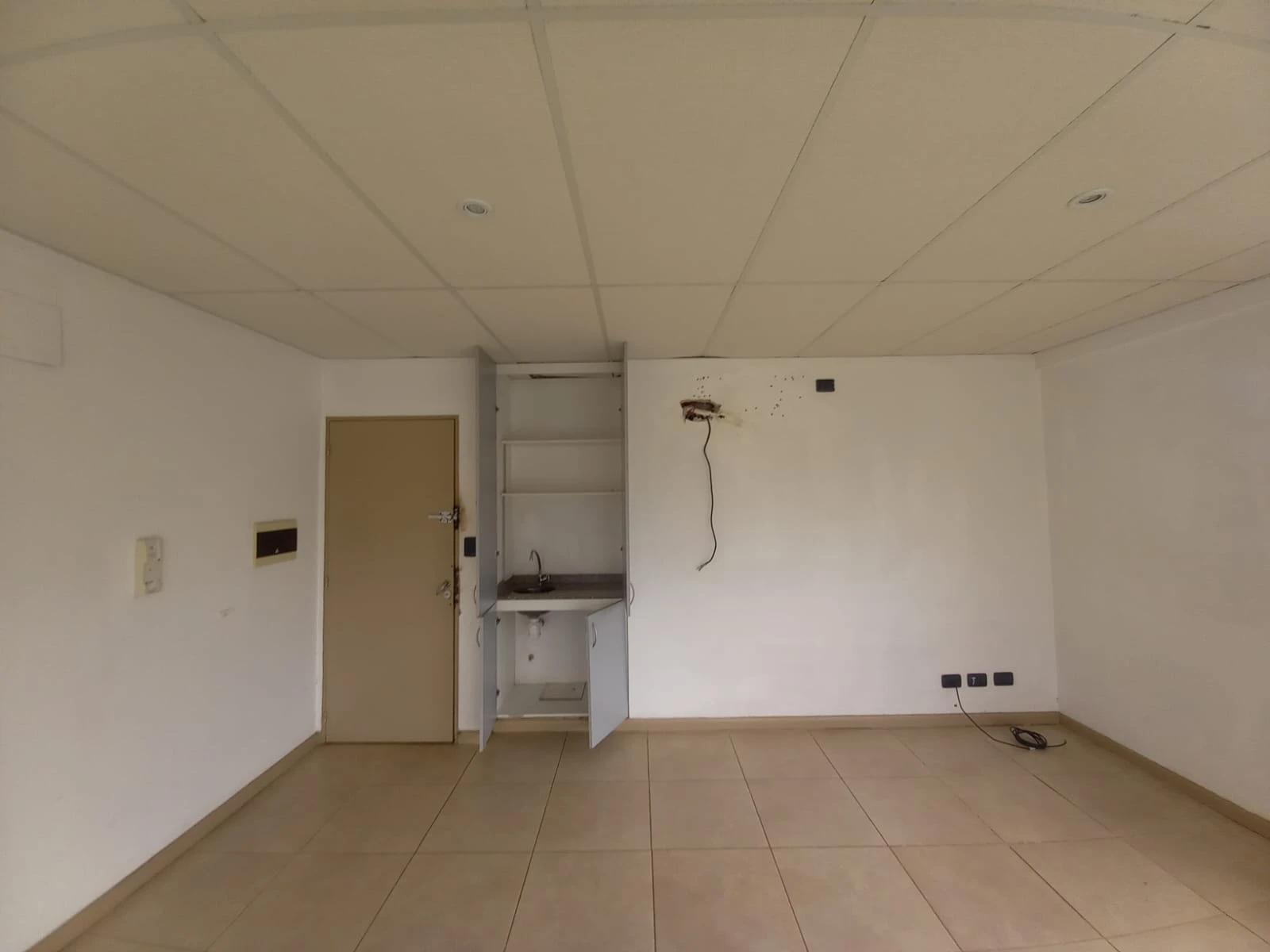 Oficina en ALQUILER – Edificio Fidelia 2do Piso