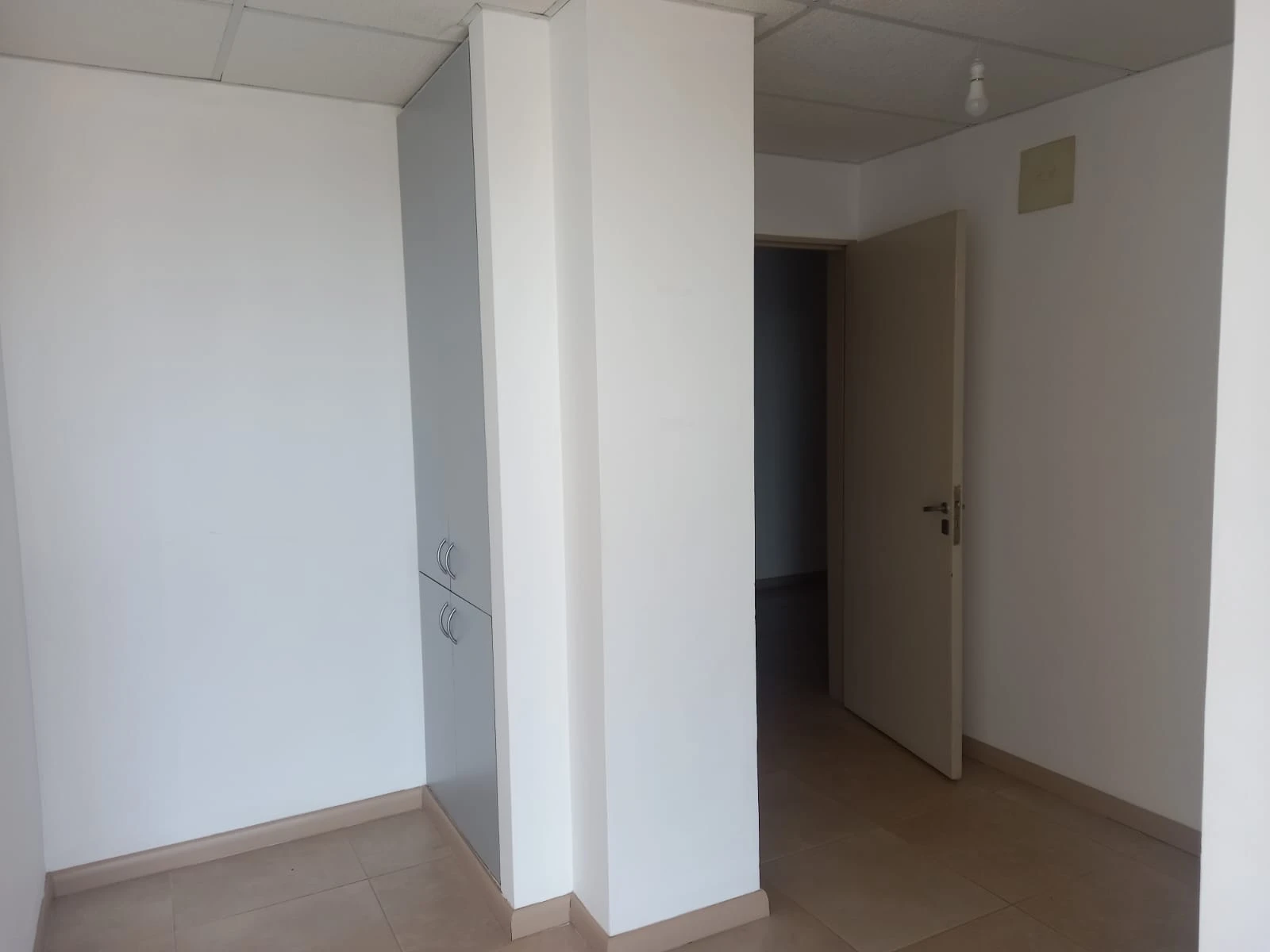 Oficina en ALQUILER – Edificio Fidelia 2do Piso